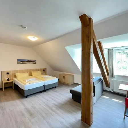 Alter Bahnhof Garni Hotel 3*