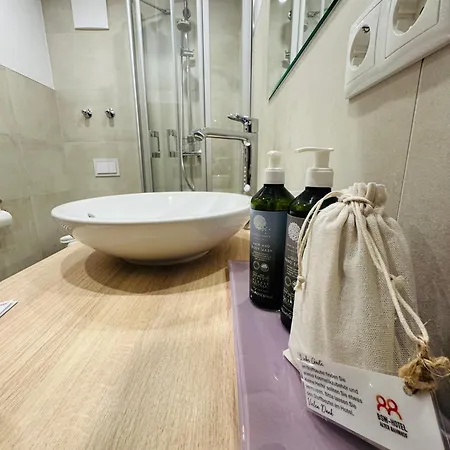 Alter Bahnhof Garni 호텔 3*